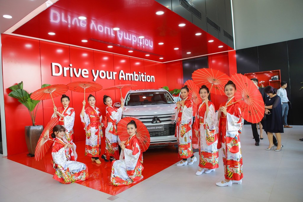 Khai trương đại lý 3s, showroom trưng bày xe mitsubishi Thuận An Bình Dương